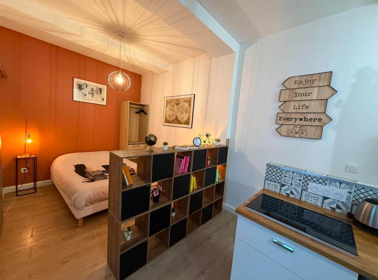 Les Studios Du Centre Historique De Valence Valence  Ngoại thất bức ảnh